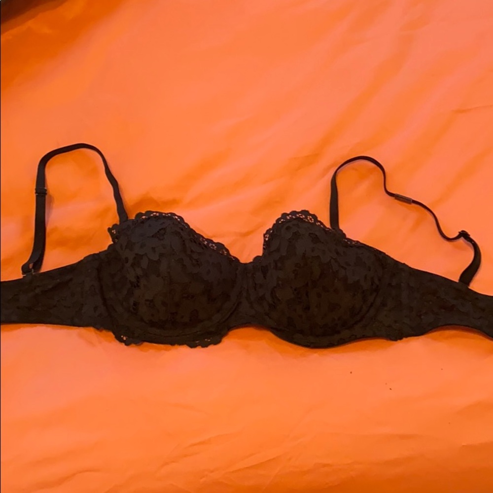 Black Victoria Secret convertible bra.